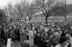 Magyarország, Budapest V., Dunakorzó, háttérben az Erzsébet híd., 1990, Vészi Ágnes, Budapest, Fortepan #136616