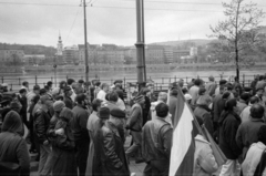 Magyarország, Budapest V.,Budapest I., Dunakorzó, szemben balra az Alexandriai Szent Katalin-templom, jobbra a budai Vár., 1990, Vészi Ágnes, Budapest, Fortepan #136617