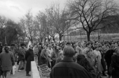 Magyarország, Budapest V., Dunakorzó, háttérben az Erzsébet híd., 1990, Vészi Ágnes, Budapest, Fortepan #136618