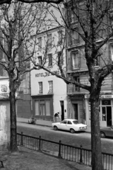 Franciaország, Párizs, Quai de Jemmapes 102. a Pont de la Grange aux Belles felől nézve., 1974, Vészi Ágnes, szálloda, Fortepan #136630