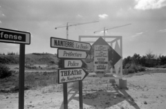 France, Nanterre, La Défense üzleti központ Párizs elővárosában., 1974, Vészi Ágnes, crane, street name sign, Fortepan #136682