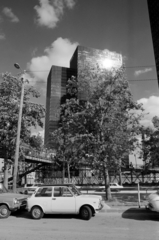 France, Puteaux, La Défense üzleti központ Párizs elővárosában. Avenue Jean Mulin, Tour Franklin irodaház., 1974, Vészi Ágnes, high-rise building, Autobianchi-brand, Fortepan #136692