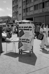 Franciaország, Suresnes, Place de la Halle, Caron piac, jobbra a Caron Jaurès B épület., 1983, Vészi Ágnes, Fortepan #136742