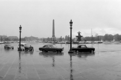 Franciaország, Párizs, Place de la Concorde az obeliszkkel., 1979, Vészi Ágnes, szökőkút, obeliszk, eső, Jacques Ignace Hittorff-terv, Fortepan #136789