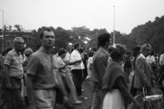 Magyarország, Budapest XIV., Dózsa György, háttérben a Műcsarnok, az erdélyi falurombolás elleni tüntetés 1988. június 27-én., 1988, Vészi Ágnes, Budapest, rendszerváltás, Fortepan #136969