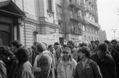 Hungary, Budapest V., Petőfi tér az ortodox székesegyház előtt. A március 15-i megemlékezés és békés tüntetés résztvevői vonulnak a Szabadság tér felé., 1989, Vészi Ágnes, strike, Budapest, regime change, Fortepan #136974