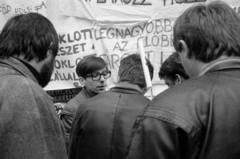 Hungary, People's Park, Budapest X., szemüveggel Sebeők János természetvédő, író, a Voks Humana Mozgalom alapító­ja. A felvétel 1989. május 1-én készült., 1989, Vészi Ágnes, strike, Budapest, regime change, Fortepan #136992