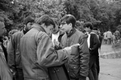 Hungary, People's Park, Budapest X., szemüveggel Sebeők János természetvédő, író, a Voks Humana Mozgalom alapító­ja. A felvétel 1989. május 1-én készült., 1989, Vészi Ágnes, strike, Budapest, regime change, Fortepan #136995