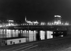 Magyarország, Budapest V.,Budapest I., a Széchenyi Lánchíd és Halászbástya a pesti alsó rakpartról nézve., 1964, Szalay Zoltán, Budapest, Duna-híd, William Tierney Clark-terv, Fortepan #137358