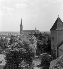 Magyarország, Kőszeg, kilátás a Jurisics várból a Jézus Szíve-templom felé, előtérben a Chernel utca házsora., 1963, Szalay Zoltán, Fortepan #137580