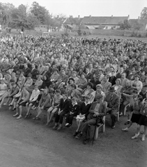 Hungary, Szentgotthárd, Várkert, a szabadtéri színpad nézőtere., 1962, Szalay Zoltán, Fortepan #137595