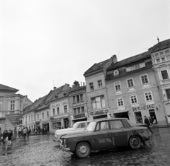 Romania,Transylvania, Brașov, Fő tér (ekkor Piața 23 August, ma Tanács tér, Piața Sfatului) a Lópiac utca (Strada George Barițiu) felé nézve., 1970, Szalay Zoltán, Fortepan #138118