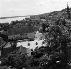 Hungary, Dunaszekcső, Rév utca, jobbra a Szent Miklós ereklyéinek átvitele szerb ortodox templom tornya látszik. A felvétel az 1970. tavaszi árvíz idején készült., 1970, Szalay Zoltán, Fortepan #138148