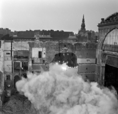 Magyarország, Budapest VIII., Blaha Lujza tér, a Nemzeti Színház bontása., 1965, Szalay Zoltán, épületbontás, Budapest, porfelhő, Fortepan #138289