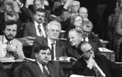 Magyarország, Budapest V., Parlament, az Országgyűlés ülése, Németh Miklós és Medgyessy Péter, mögöttük Bejczy Sándor és Vörös Vince., 1990, Szalay Zoltán, Budapest, Fortepan #138507