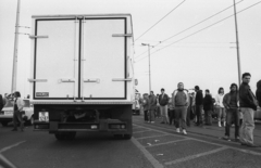 Magyarország, Budapest, a felvétel a Margit hídon készült, a taxisblokád idején. Jobbra szabadidőruhában Havas Henrik., 1990, Szalay Zoltán, rendszám, sztrájk, Fortepan #138520