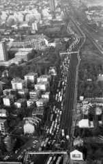 Magyarország, Budapest XI., légifotó az M1-M7 bevezető szakaszáról és a Budaörsi út környékéről. A felvétel a taxisblokád idején, 1990. október 26-án készült., 1990, Szalay Zoltán, légi felvétel, sztrájk, Budapest, közlekedési dugó, Fortepan #138524