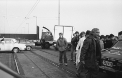 Magyarország, Budapest, a felvétel a Margit hídon készült, a taxisblokád idején., 1990, Szalay Zoltán, Volvo-márka, rendszám, sztrájk, kamion, Fortepan #138528