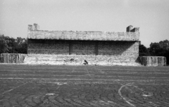 Magyarország, Budapest XIV., Ötvenhatosok tere (Felvonulási tér), a Sztálin szobor egykori talapzatából átalakított dísztribün bontása., 1990, Szalay Zoltán, tribün, Budapest, Fortepan #138544