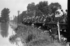 1970, Szalay Zoltán, railway, flood, soldier, sandbag, Fortepan #138828