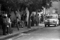 Magyarország,Balaton, Siófok, Millennium park (Váradi Adolf tér) a vasútállomás felől a Fő utca felé nézve., 1974, Szalay Zoltán, Fortepan #139240