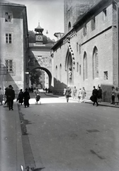 Ausztria, Salzburg, Franziskanergasse, jobbra a Franziskanerkirche., 1933, Szekrényesy Réka, utcakép, Fortepan #139540