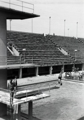 Németország, Berlin, műugrótorony az Olimpiai Úszóstadionban., 1939, Mezey Ferenc, kézenállás, Fortepan #139668