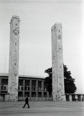 Németország, Berlin, az Olimpiai Stadion főbejárata., 1939, Mezey Ferenc, horogkereszt, Berlini Olimpia, olimpia, stadion, Werner March-terv, Fortepan #139673