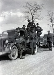 Hungary, a magyar királyi 101. honvéd gépkocsizó tanezred tartalékos tiszti iskolájának növendékei gyakorlaton., 1943, Mezey Ferenc, Ford-brand, General Military Vehicle Emblem, Fortepan #139695