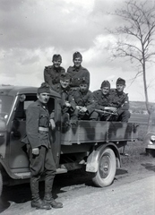 Hungary, a magyar királyi 101. honvéd gépkocsizó tanezred tartalékos tiszti iskolájának növendékei gyakorlaton., 1943, Mezey Ferenc, number plate, camouflage pattern, Fortepan #139775