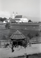 Románia,Erdély, Csíkszereda, Csíksomlyó (ekkor önálló), Kegytemplom a Kissomlyó utcától nézve., 1941, Mezey Ferenc, csendőr, forrás, Fortepan #139847