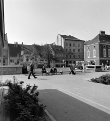 Hungary, Budapest I., Batthyány tér, a metró utascsarnokából a Vásárcsarnok irányába nézve. Jobbra az egykori ferences kolostor., 1976, UVATERV, Budapest, Fortepan #139888