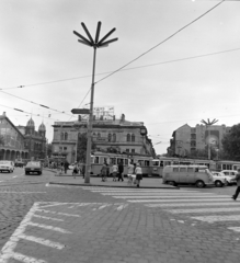 Magyarország, Budapest V.,Budapest VI., Nyugati (Marx) tér a Nyugati pályaudvar és a Teréz (Lenin) körút felé nézve. Jobbra a Jókai utca., 1976, UVATERV, Budapest, Volkswagen Transporter 1, Fortepan #139928