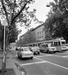 Magyarország, Budapest VI., Bajcsy-Zsilinszky út az Alkotmány utca felől a Nyugati (Marx) tér felé nézve., 1976, UVATERV, rendszám, Budapest, Fortepan #139936