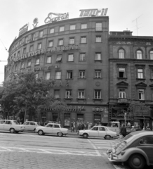 Magyarország, Budapest V., Szent István körút 29., 1976, UVATERV, Volkswagen Bogár, Budapest, Fortepan #139945