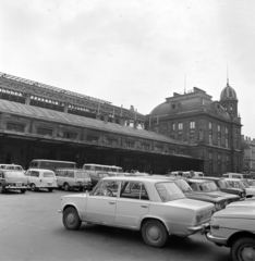 Magyarország, Budapest VI., Nyugati pályaudvar., 1976, UVATERV, Austin-márka, Budapest, Fortepan #139951