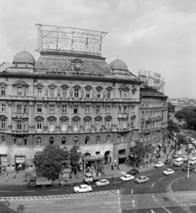 Magyarország, Budapest XIII., Nyugati (Marx) tér 5. a Bajcsy-Zsilinszky út felől nézve, jobbra a Váci út., 1976, UVATERV, Budapest, neonreklám, utcakép, Fortepan #139954