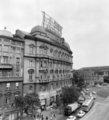 Magyarország, Budapest XIII.,Budapest VI., Szent István körút, szemben a Nyugati (Marx) tér és a Westend-ház., 1976, UVATERV, Budapest, neonreklám, utcakép, csuklós busz, Fortepan #139973