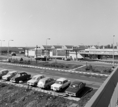 Magyarország, Székesfehérvár, autóspihenő és benzinkút az M7-es 60-as km-nél., 1976, UVATERV, Opel-márka, Lada-márka, benzinkút, Ford Taunus P1, Fortepan #140028