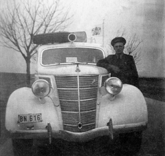 Ford-V8 mentőautó., 1941, Erky-Nagy Tibor, Ford-márka, mentőautó, címer, rendszám, sofőr, Fortepan #14009