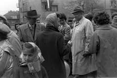 Hungary, Budapest XIV., Hungária körút az Ajtósi Dürer sor felől a Thököly út felé nézve. Május 1-i felvonulók., 1959, Németh Tamás, 1st of May parade, Budapest, Fortepan #140286