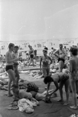 Magyarország,Balaton, 1964, Németh Tamás, strand, fürdőruha, Fortepan #140335