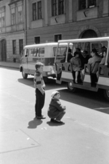 Magyarország, budai Vár, Budapest I., Úri utca, Várnéző mikrobusz., 1963, Németh Tamás, Budapest, Fortepan #140363