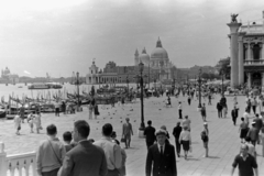 Italy, Venice, Canal Grande a Szent Márk tértől nézve, szemben a Vámház és a Santa Maria della Salute fogadalmi templom., 1969, Németh Tamás, Fortepan #140377