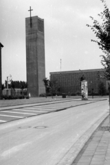 Németország, Duisburg, Ulmenstrasse, távolabb keresztbe a Lindenallee és ott a St. Marien-templom., 1965, Németh Tamás, Fortepan #140395