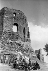 Hungary, Csesznek, Vár., 1959, Morvay Kinga, castle ruins, Fortepan #140413