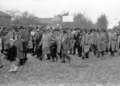 Magyarország, Jászberény, Lehel vezér tér, május 1-i felvonulás., 1960, Morvay Kinga, május 1, Fortepan #140445