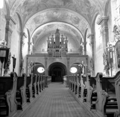 Hungary, Jászberény, Ferencesek tere, ferences templom., 1959, Morvay Kinga, church interior, organ, Fortepan #140528