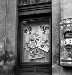 Hungary, Jászberény, Lehel vezér tér 16., az egykori Pannónia szálló épülete. Az Általános Műszerész KTSz. fényképész részlegének kirakata., 1957, Morvay Kinga, picture in picture, Show window, photographer, Fortepan #140599