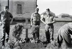 Oroszország, Ternovoje, 1942, Miklós Lajos, keleti front, második világháború, jelvény, hadisír, Fortepan #140743